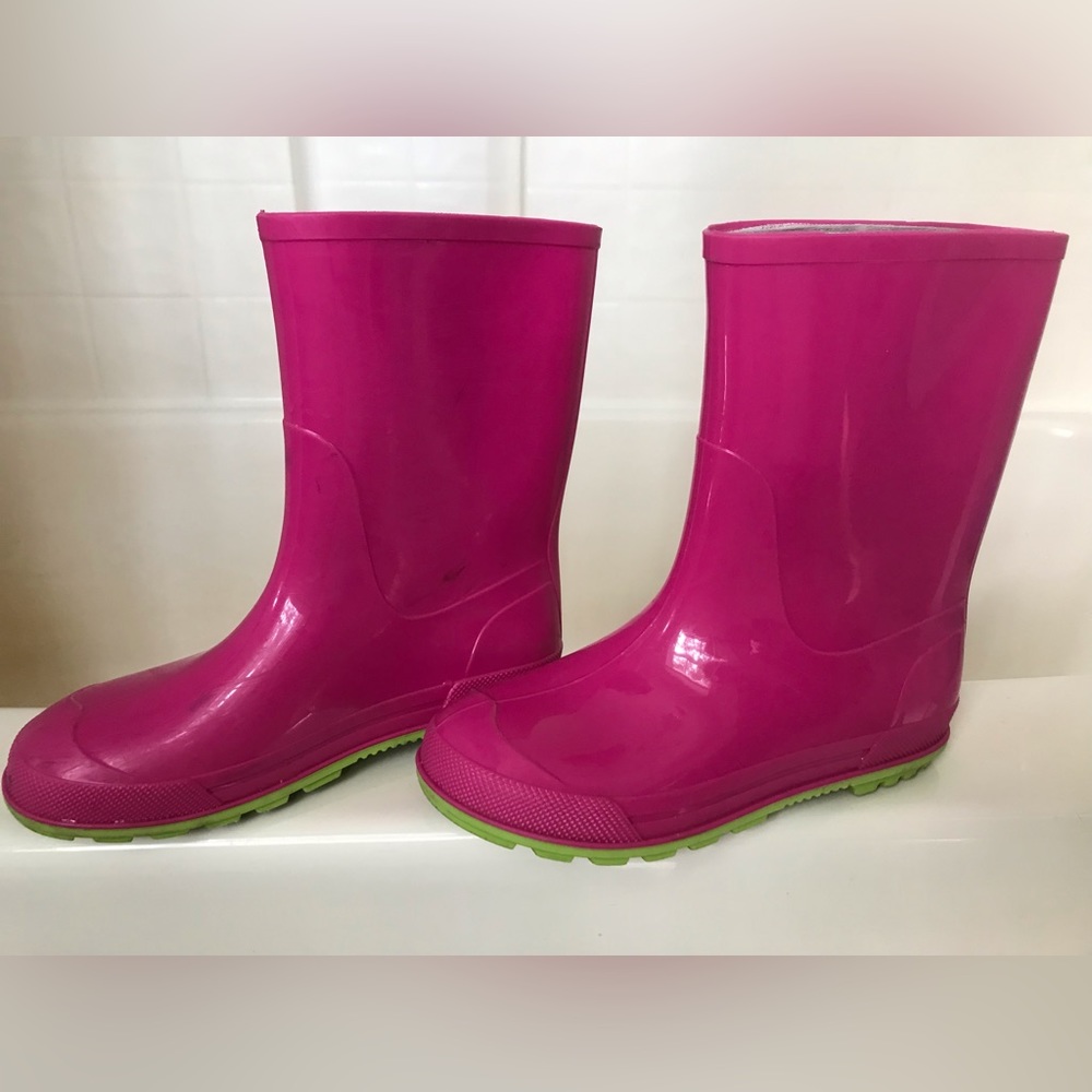 Child size 2/3 rain boots. Pink & green.  Gently used.